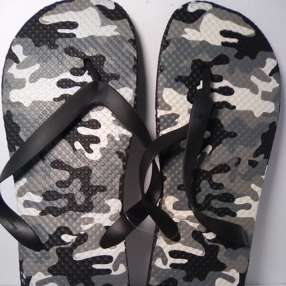 Juncture Men's Flip Flops Color Black Camouflage Size XL 12/13 NWOT